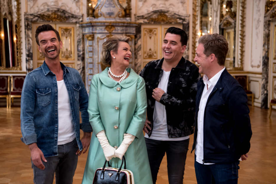 Florian Silbereisen (35) zu Gast bei Gloria von Thurn und Taxis (57). Sie wird der Star in seinem neuen Video "Märchenprinzessin".