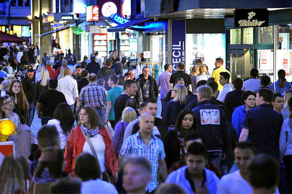 Die Stadt ist nicht nur zum Mitternachtsshopping voll. Bielefeld gehört zu den bestbesuchten Städten Deutschlands.