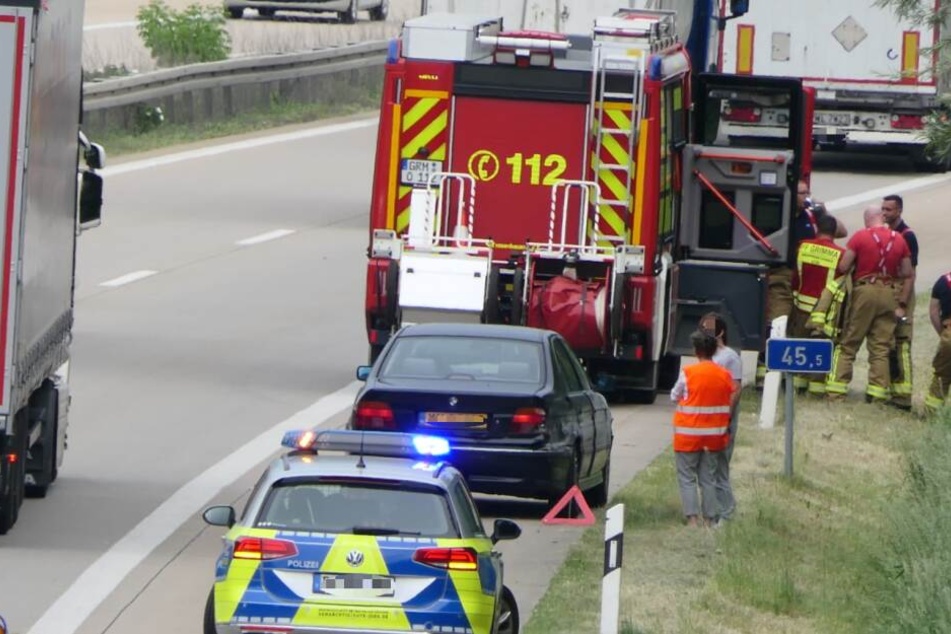 Auf der A14 ist am Donnerstagnachmittag ein Auto in die Leitplanke gekracht.