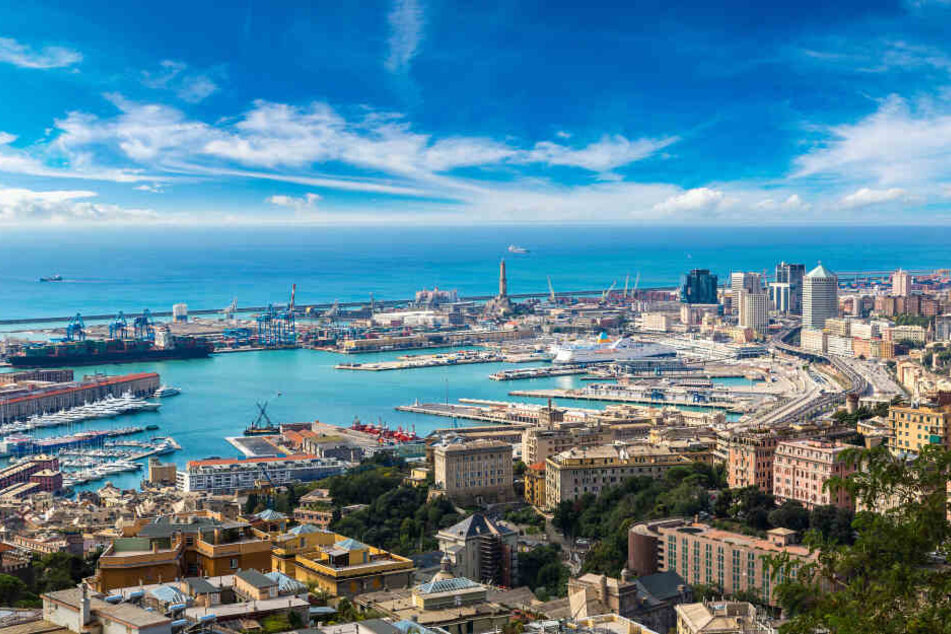 In Genua sticht die "Grand Lady" in See.