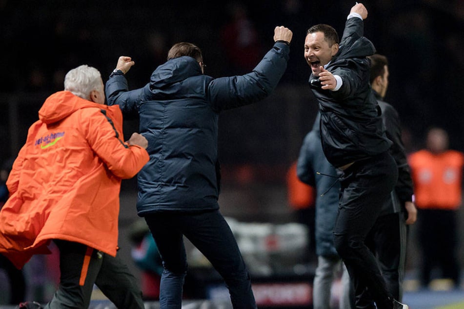 Wollen gegen Darmstadt wieder jubeln: Trainer Pal Dardai (r), Manager Michael Preetz (M), Teammanager Nello di Martino (l).