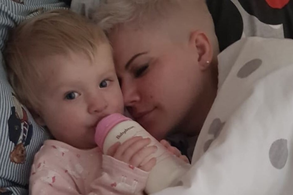 Nach einem anstrengenden Abend auf der Bühne freut sich Melanie immer wieder auf zu Hause, denn da wartet ihre Tochter.