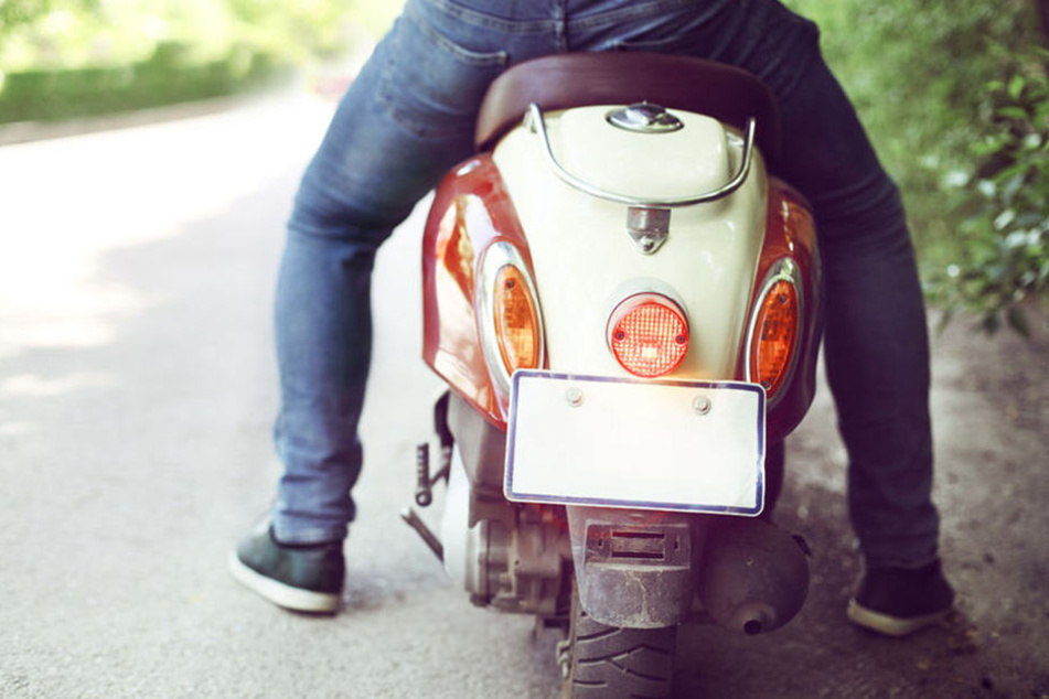 Der Rollerfahrer und andere Zeugen können sich bei der Polizei melden. (Symbolbild)