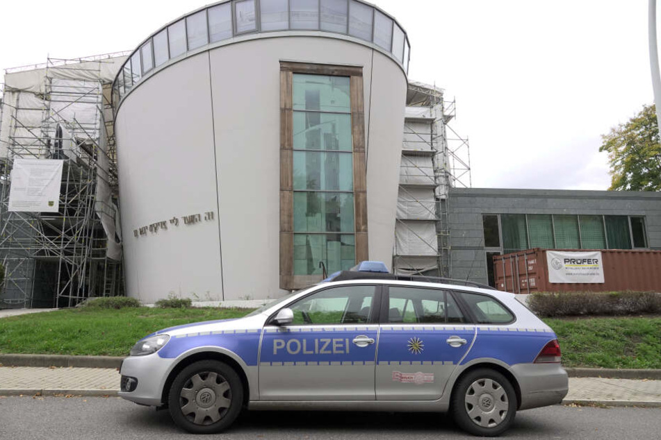 Nach dem Anschlag in Halle wollen sich Juden in Chemnitz mit einem Zaun um die Neue Synagoge besser schützen.
