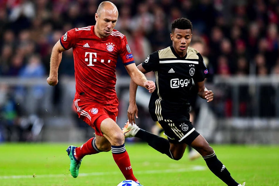 Amsterdams Flügelflitzer David Neres (r.) wird ebenfalls von mehreren internationalen Top-Clubs umworben.