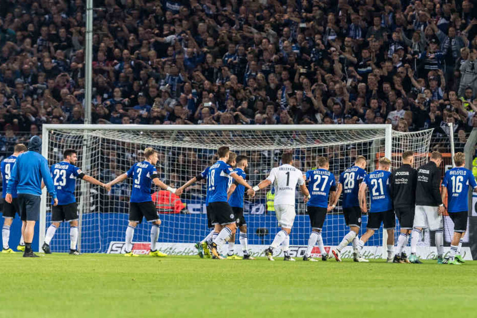 Fans und Mannschaft sollen in Zukunft weiter auf Jubeltour durch Deutschland ziehen.