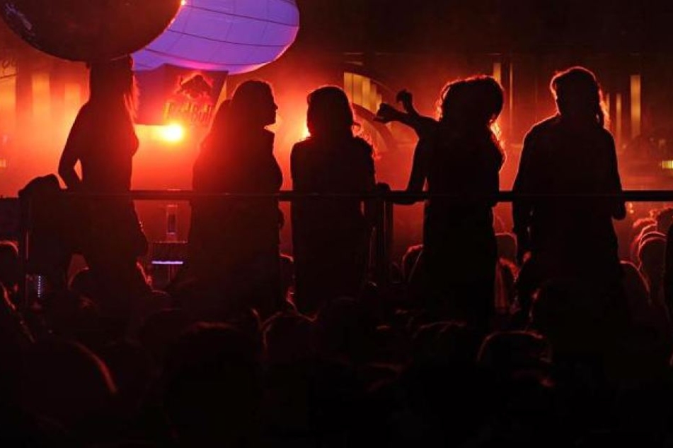 Eine Gruppe Bewaffneter tötete elf Partygäste. (Symbolbild)