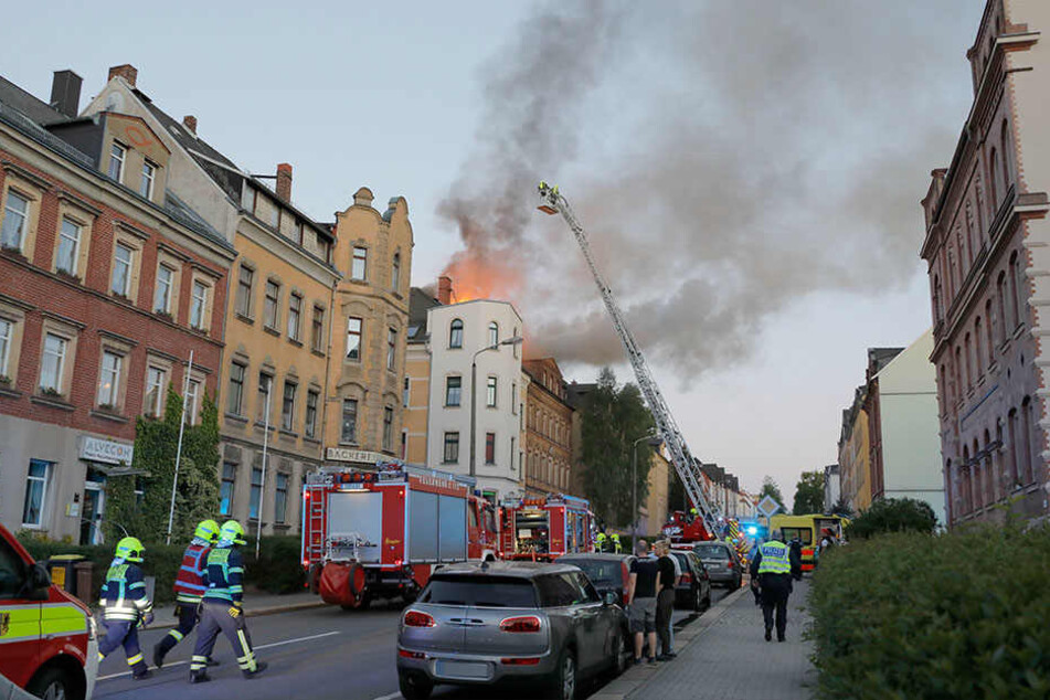 Brandstiftung in der Lützowstraße: Eine Serie von Feuern in Wohngebäuden und Fabriken macht den Chemnitzern Angst.