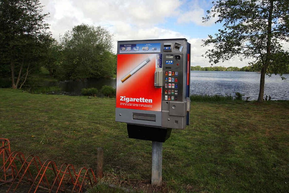 Zigarettenautomaten werden häufiger Ziel dreister Diebe. (Symbolbild)