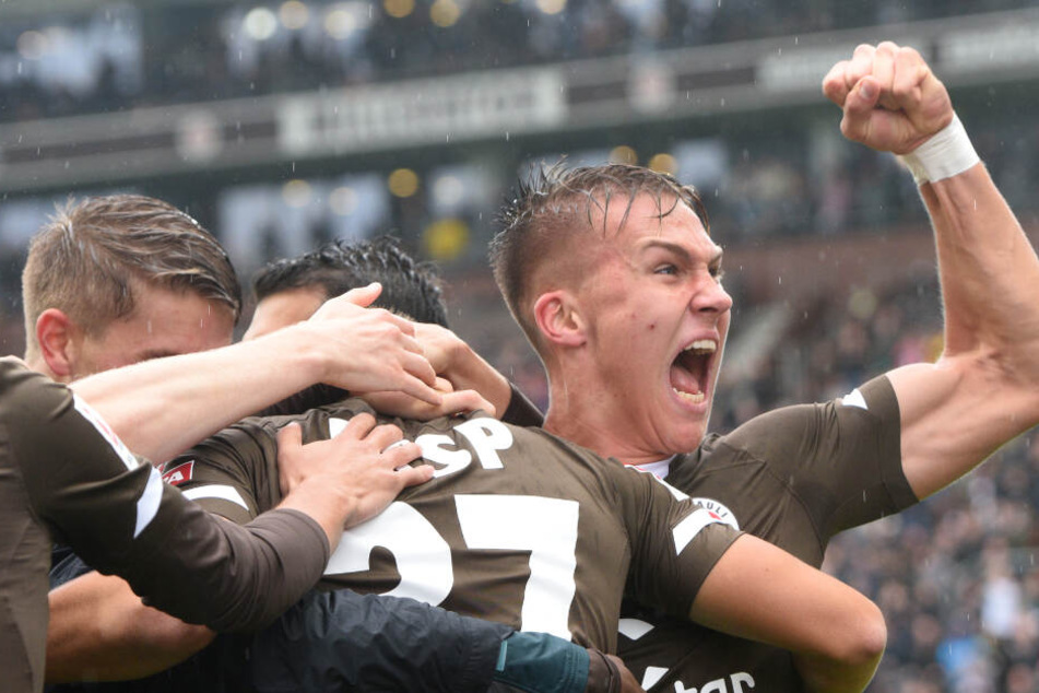 Über den Sieg im Testspiel kann sich der FC St. Pauli freuen. (Archivbild)