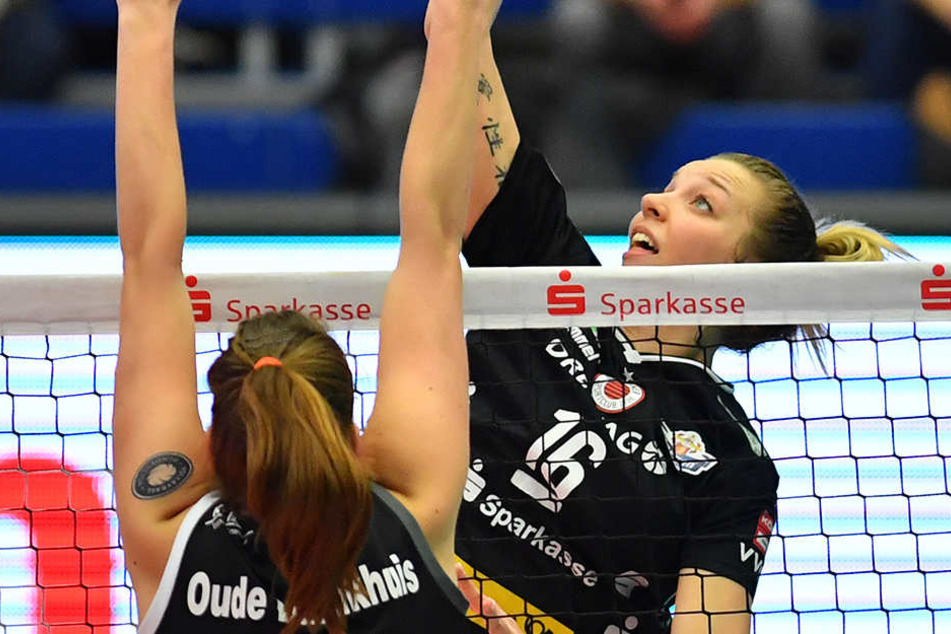 Kämpferin und vorbildlicher Kapitän: Katharina Schwabe beim Angriff gegen Aachen.