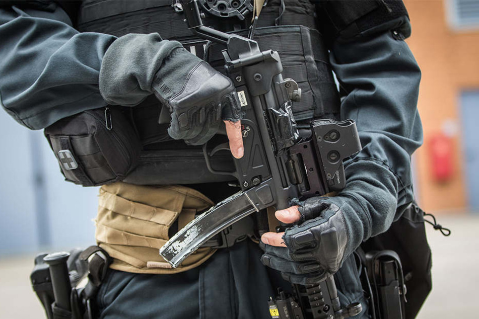 Die Polizei und das SEK sind auf jede Eventualität vorbereitet. (Symbolbild)