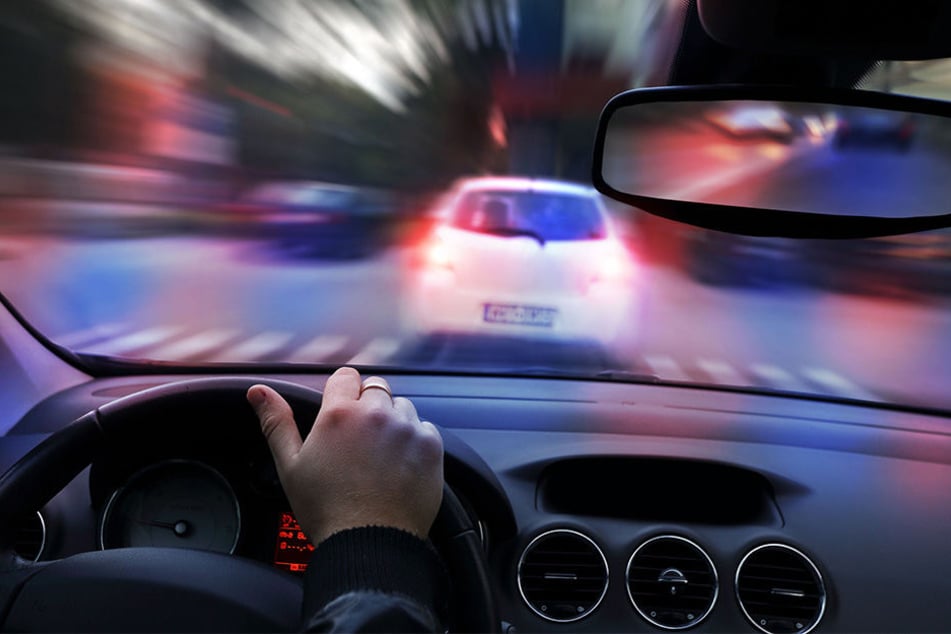 Der vorbestrafte Sachse raste mit 140 km/h durch die Ortschaft. (Symbolbild)