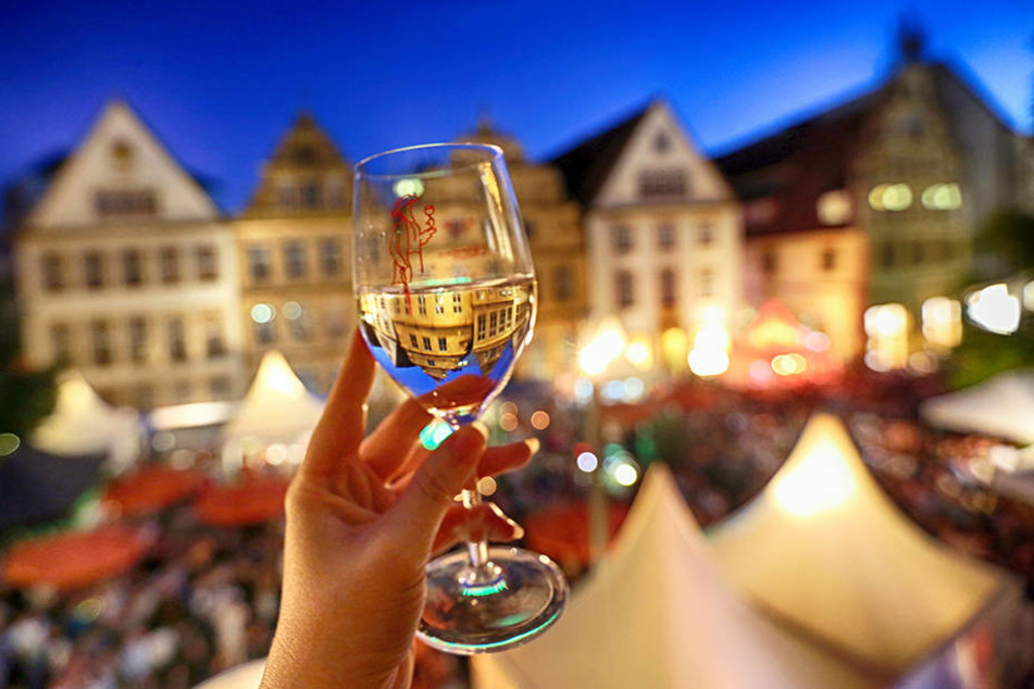 Prost! Viele verschiedene Regionen präsentieren ihre Weine.