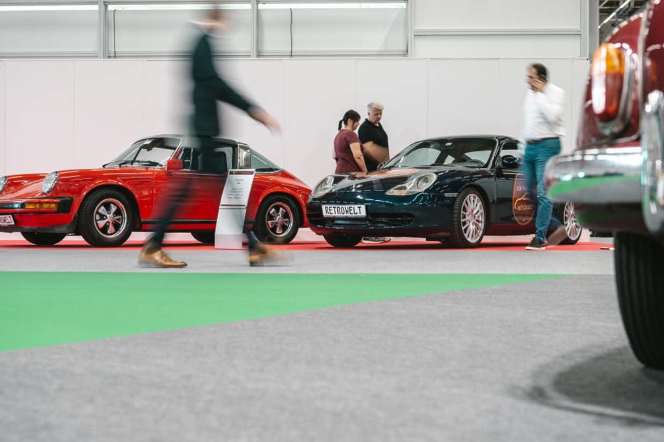 Die gefälschten Autoteile hatten insgesamt einen Wert von rund 127.500 Euro. (Symbolbild)