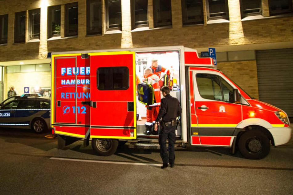 Der Rettungsdienst brachte den schwerverletzten Jungen in ein Krankenhaus (Symbolbild).