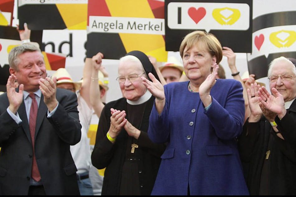 Bundeskanzlerin Angela Merkel (63) ließ sich in Delbrück feiern.