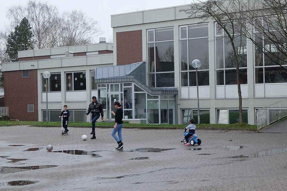 Im August 2015 wurde das Rehmer Bürgerhaus als Flüchtlingsunterkunft genutzt.