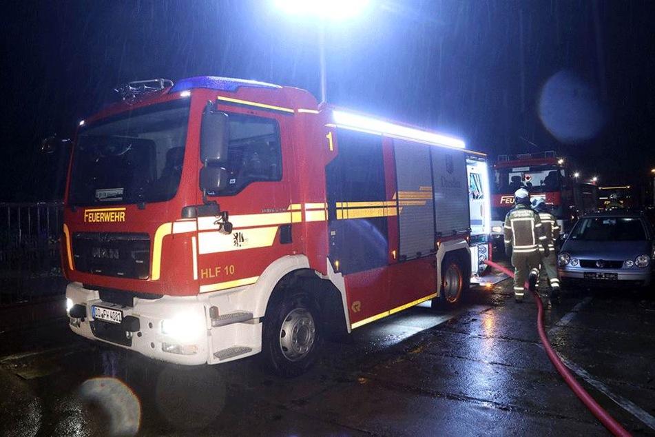 Mehrere Feuerwehrwagen waren in der Leipziger Straße im Einsatz.