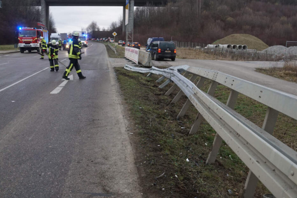 Die Leitplanke wurde durch den Unfall in Mitleidenschaft gezogen.
