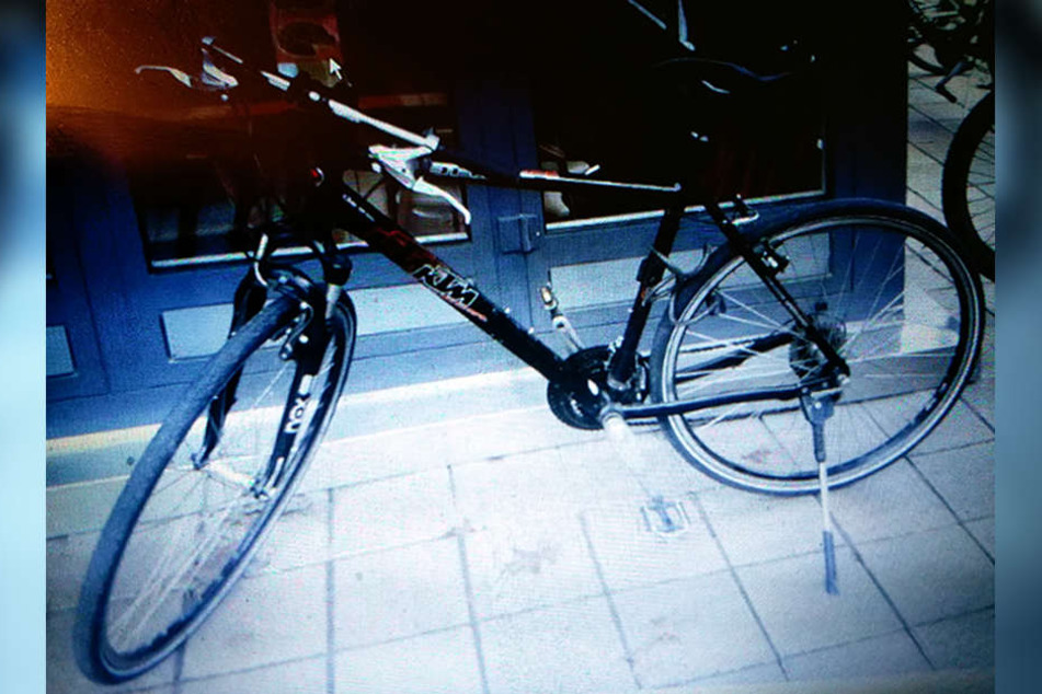 Zuletzt war er mit seinem Mountainbike der Marke KTM unterwegs.