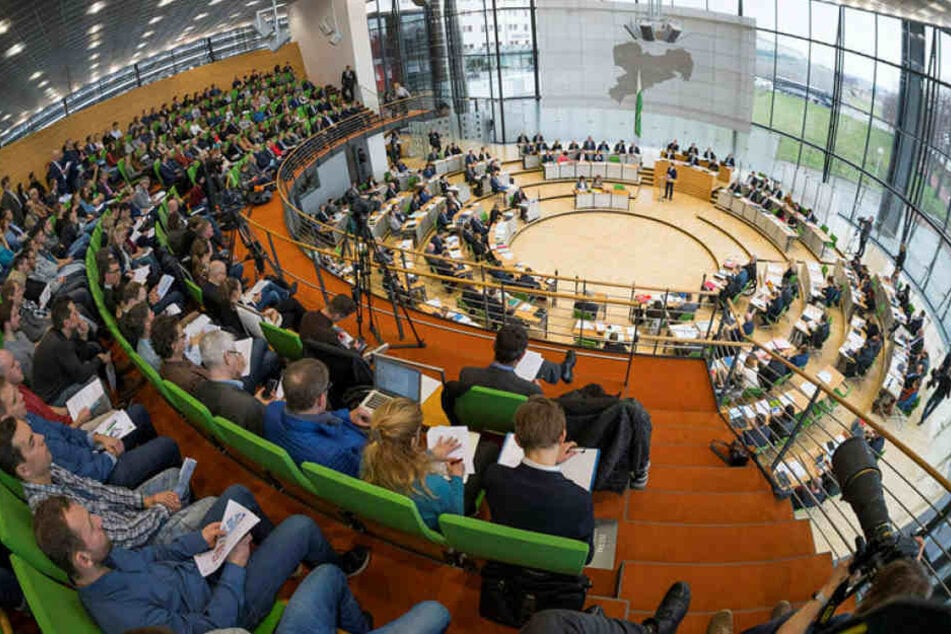 Der Landtag muss das Bundesgesetz auf Landesebene umheben. Zunächst berät am Freitag der Sozialausschuss dazu.