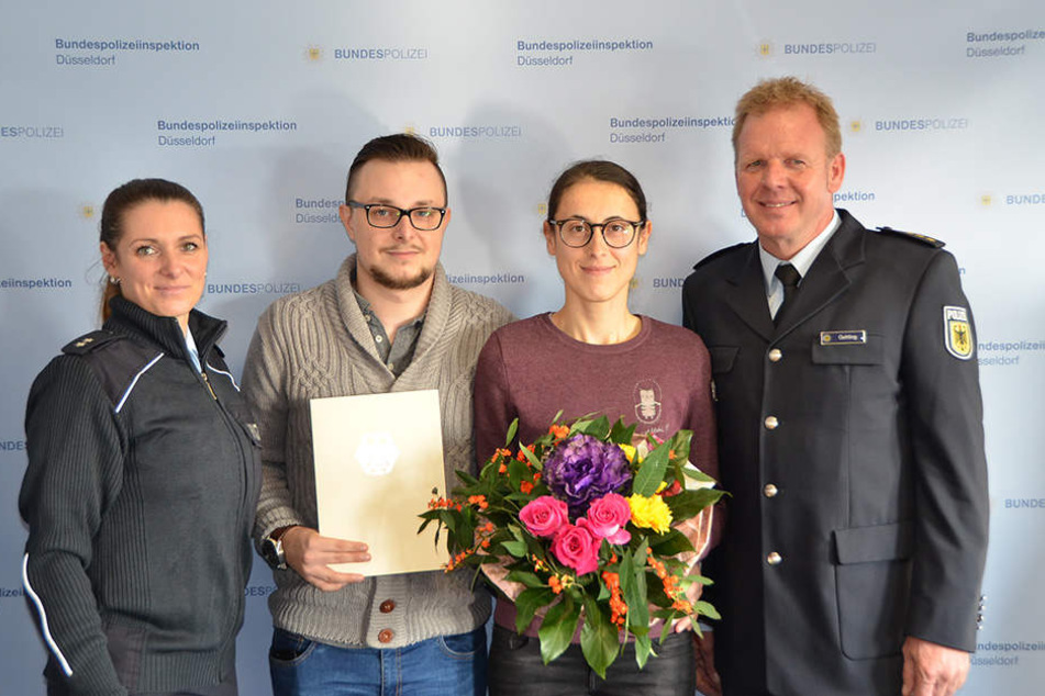Das Pärchen erhielt eine Urkunde für ihr mutiges Eingreifen.
