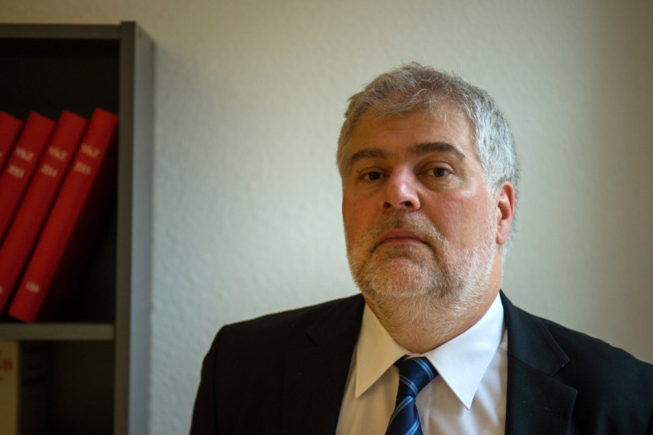 Anwalt Alexander Hübner ist „entsetzt und traurig“ über den Tod seines Mandanten - trotz allem.