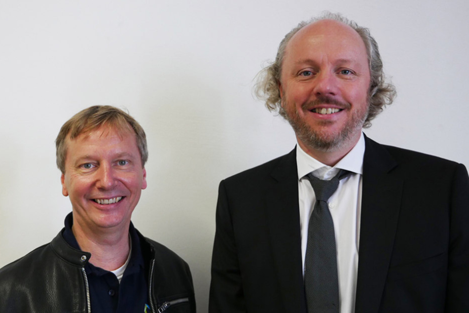 Prof. Gerhard Fettweis (54, l.) und Prof. Frank Fitzek (44) von der TU Dresden.
