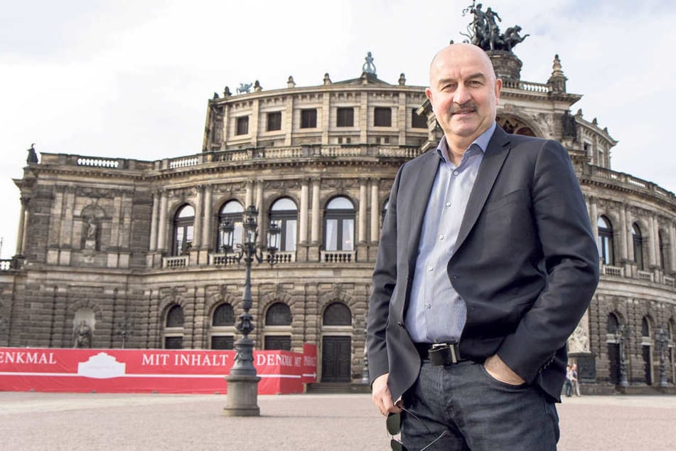 Zurück in der 2. Heimat: Ex-Dynamo-Keeper Stanislaw Tschertschessow besichtigte am Dienstag die Stadt.