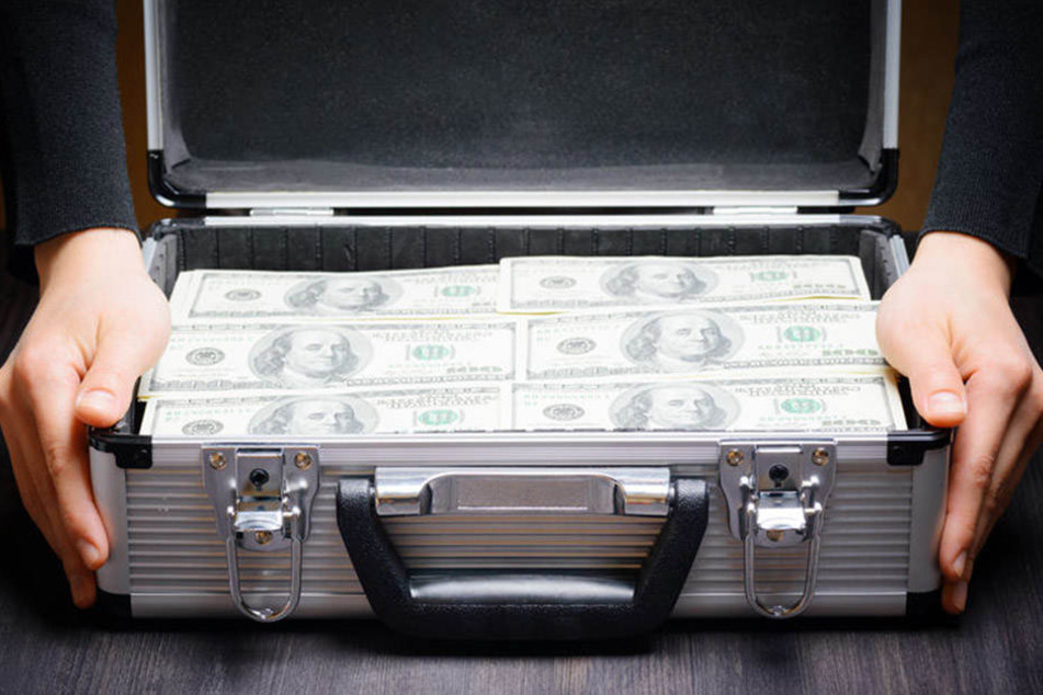 Der mysteriöse Russe soll 100.000 US-Dollar von den Spionen erhalten haben. (Symbolbild)