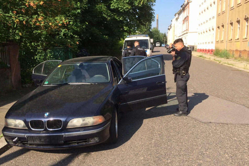 Diesen BMW der Einbrecherbande durchsuchte die Polizei in der Voigtstraße.