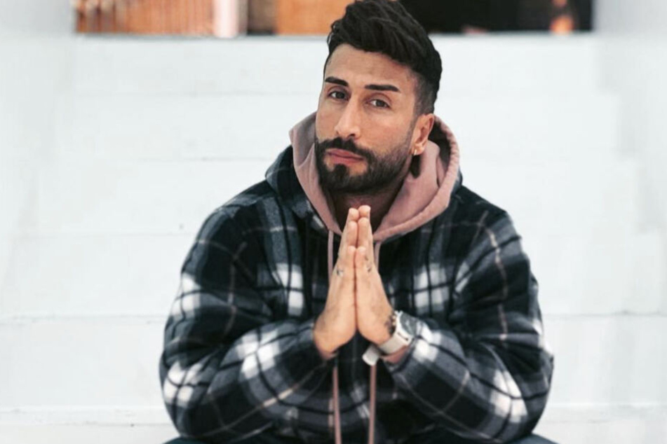 Der Love-Island-Kandidat Babak Cheraghpour lernte Evelyn abseits der Fernsehkameras kennen.