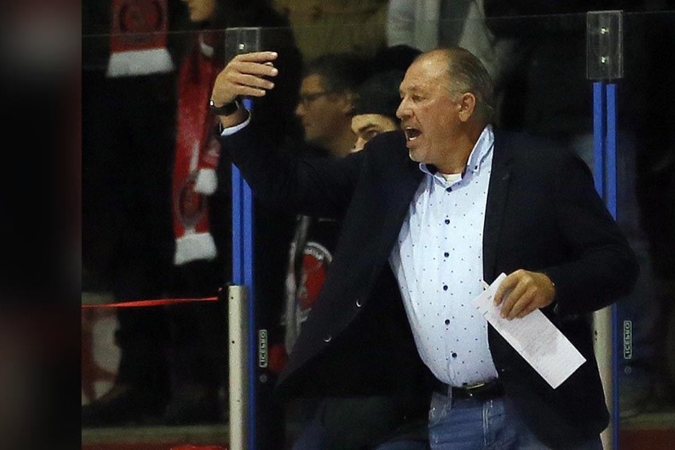 Coach Kim Collins war mit dem Auftritt seiner Eispiraten in Kaufbeuren überhaupt nicht zufrieden.