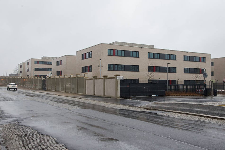 Der Umbau der neuen Erstaufnahme zum Hochsicherheits-Gerichtssaal kostet Millionen.
