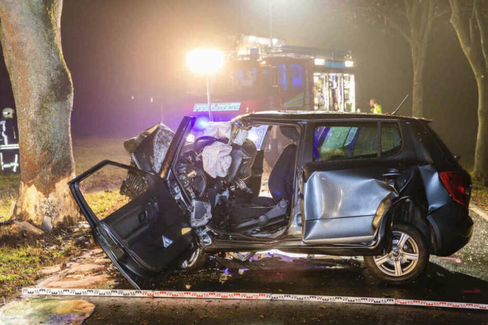 Die Fahrerin (58) des Skoda starb noch an der Unfallstelle.