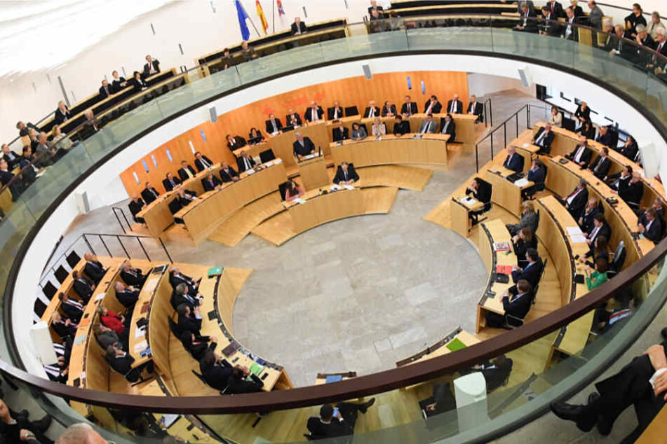 Der Landtag in Hessen (Archivbild) wird 2018 neu gewählt.