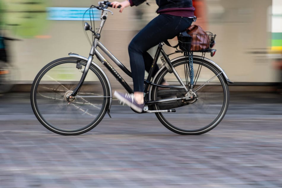 Eine gespannte Leine wurde einer Radfahrerin in Nürnberg zum Verhängnis. (Symbolbild)