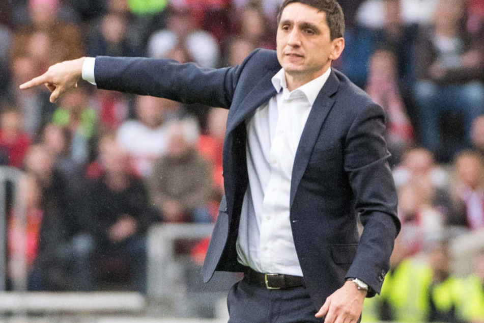Trainer Tayfun Korkut hofft auch in Freiburg auf einen Sieg.