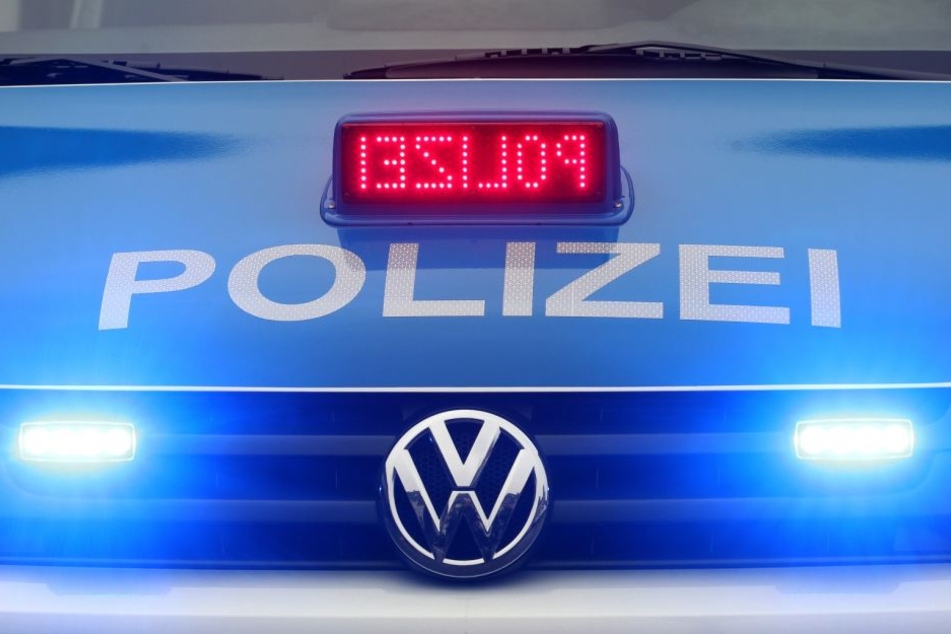 Die Polizei hat die Ermittlungen zu der Messerstecherei aufgenommen. (Symbolbild)