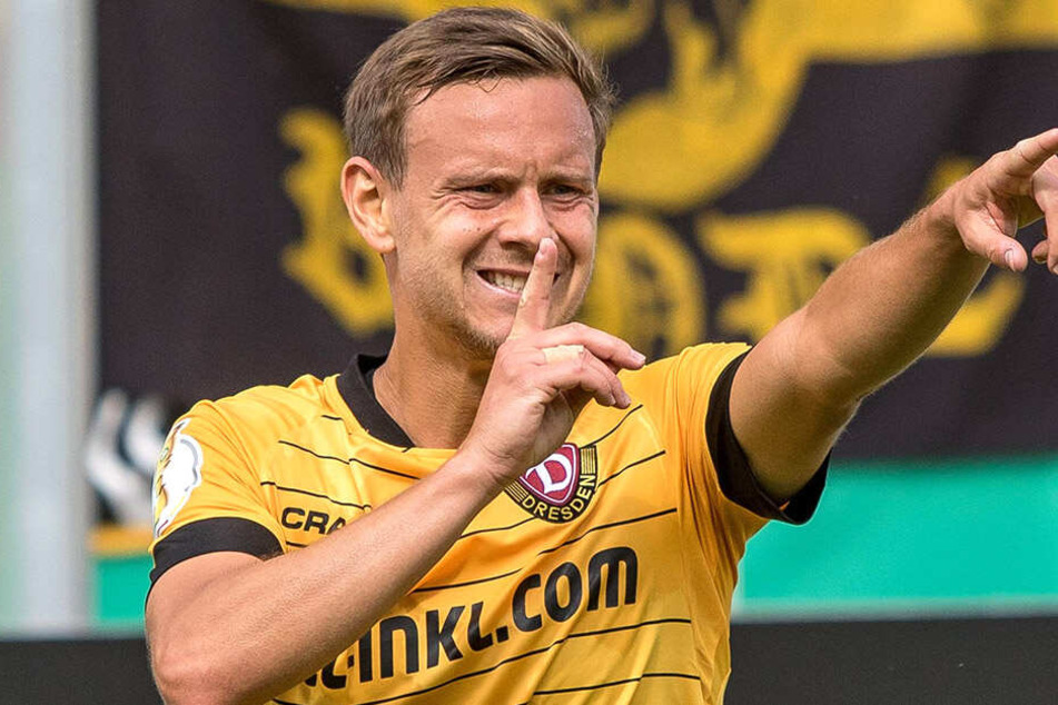 "Seid leise, ich kann es", will Chris Löwe hier wohl sagen. Der Schnappschuss entstand wenigen Sekunden nach seinem Führungstor im DFB-Pokal gegen Dassendorf.
