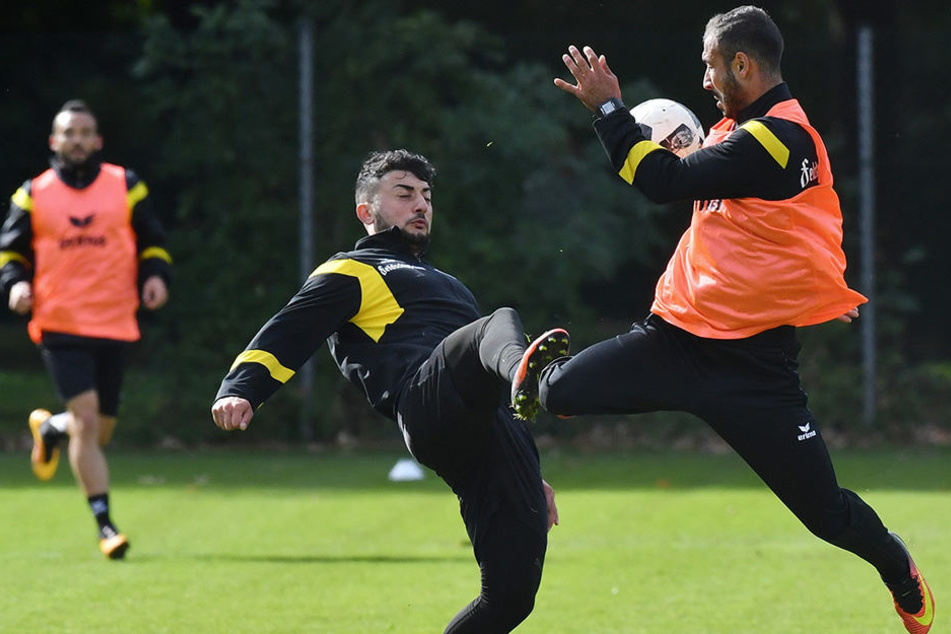 Dynamos Supertechniker im Zweikampf: Aias Aosman (l.) und Akaki Gogia wollen am Samstag gemeinsam gegen Stuttgart glänzen.