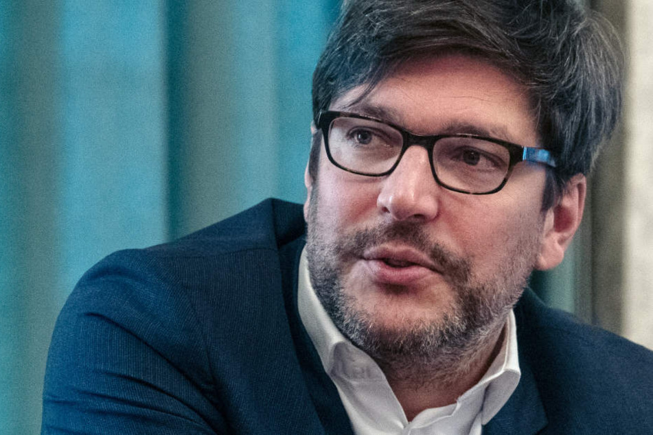 Berlins Justizsenator Behrendt stellt bei einem Pressegespräch die neuen Maßnahmen zur Erhöhung der Sicherheit im Berliner Justizvollzug vor.
