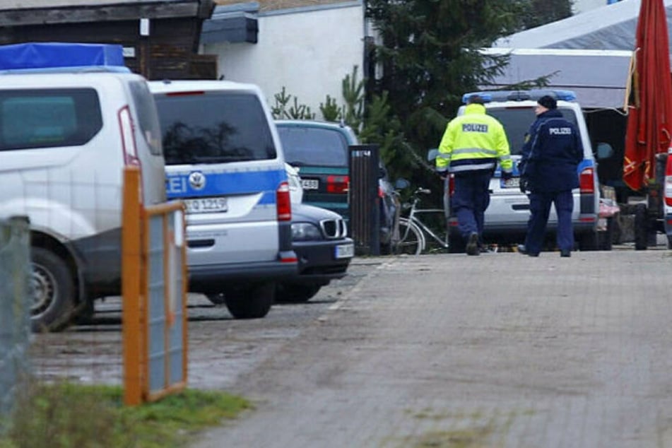 Am 22. Dezember starben bei einer privaten Feier in Gerichshain bei Leipzig zwei Männer. Laut vorläufigem Obduktionsbericht wurden sie durch die Zugabe von Trockeneis in einen Pool bewusstlos und ertranken daraufhin.