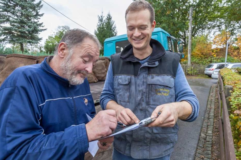 Dietmar Pohl (60) bestellt ein bis zwei Mal im Jahr Kohle bei Markus
Walther.