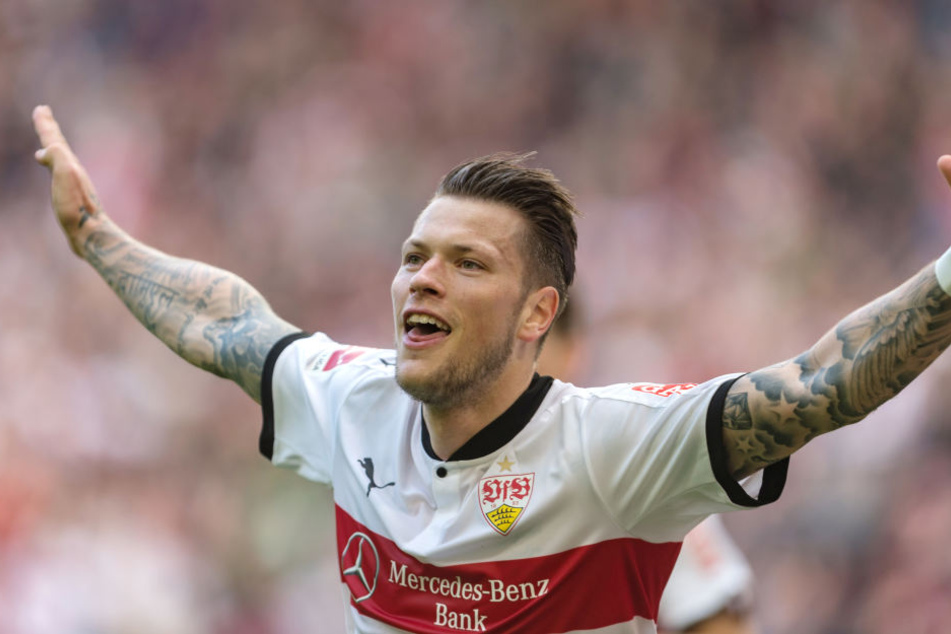 Stuttgarts Daniel Ginczek jubelt nach seinem Tor zum 1:1.