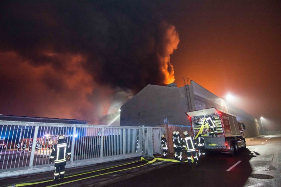 Im Magdeburger Stadtteil Buckau ist es zu einem Großbrand gekommen.