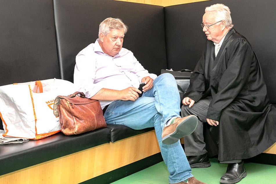 Fühlt sich benachteiligt: Investor Thomas Diller (l.) mit seinem Anwalt Rudolf Kohnke.