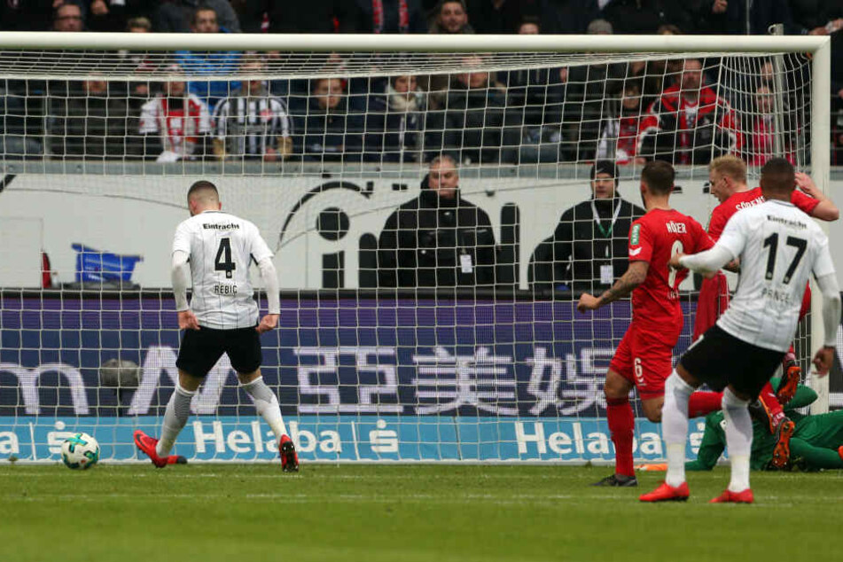 Knipser: Ante Rebic besorgt die frühe Führung für Frankfurt.