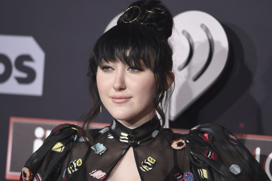 Noah Cyrus erregt gern mit ihrem übermäßigen Drogenkonsum die Öffentlichkeit.